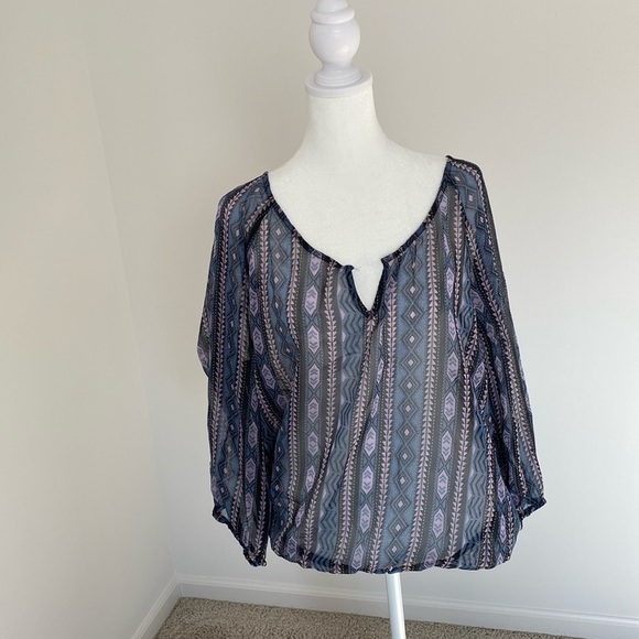 American Eagle Outfitters Tops - Sheer Blue & Purple Print Top 💕